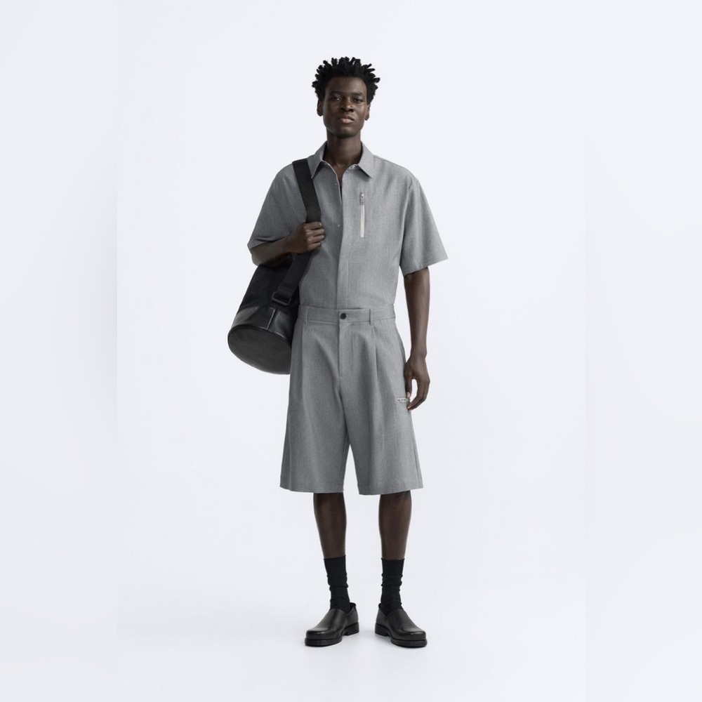 NWT ZARA Men's Gray Textured Cargo Pleated Long Shorts Bottoms 32 W (A1) - Picture 2 of 2
